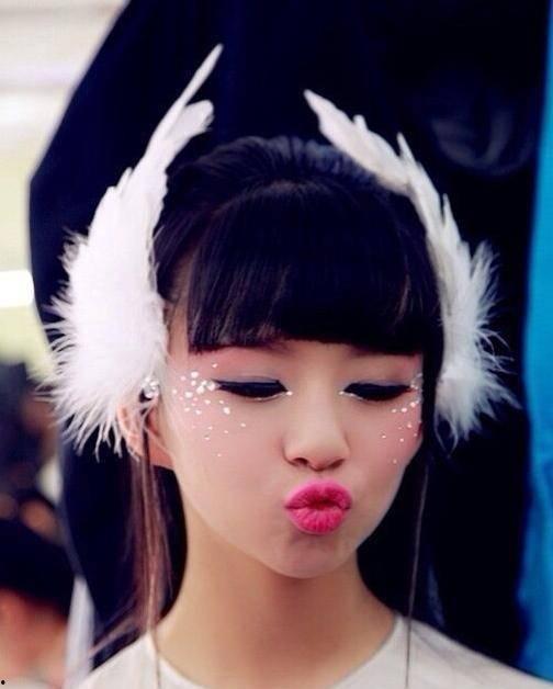 小彩旗有何背景,从舞蹈精灵到影视新星的多面人生